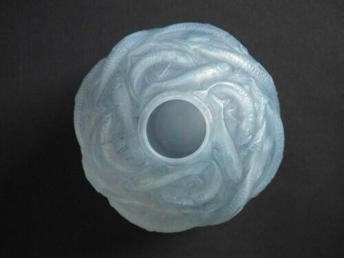 Original Authentic Rene Lalique Opalescent Oleron Glass