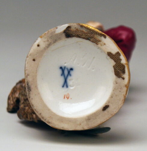 MEISSEN マイセン FIGUR PUTTO ALLEGORIE DES WINTERS CHERUB WINTER MNR:A71 UM 1860