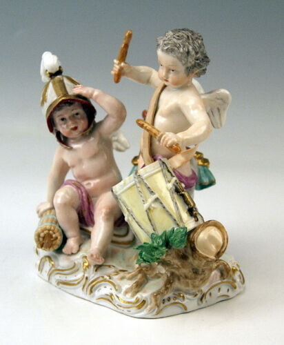 MEISSEN FIGUR GRUPPE 2 PUTTEN MIT TROMMEL 2 CUPIDS WITH DRUM ACIER C40 UM 1820