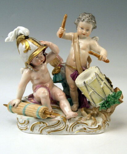 MEISSEN FIGUR GRUPPE 2 PUTTEN MIT TROMMEL 2 CUPIDS WITH DRUM ACIER C40 UM 1820