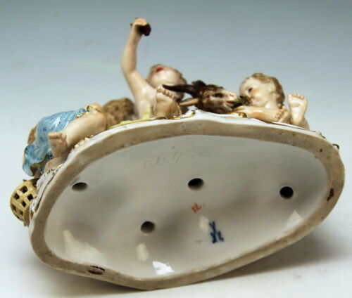 MEISSEN FIGUR GRUPPE DER HERBST PUTTEN MIT GEISSBOCK THE AUTUMN MNR:2499 UM 1860