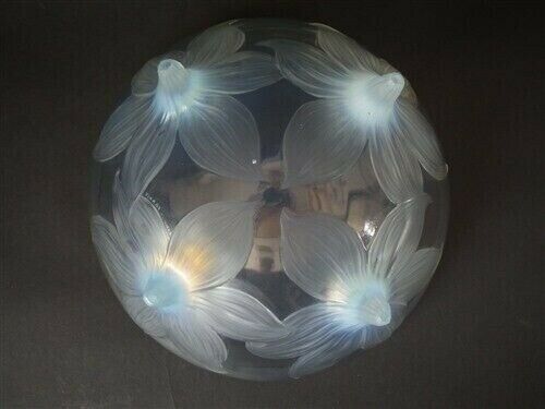 Rene Lalique Opalescent Glass 'Lys' Bowl