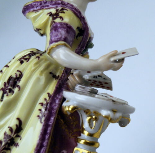 MEISSEN FIGUR KARTENSPIELERIN FEMALE CARD PLAYER ACIER MODEL F 64 VINTAGE 1910