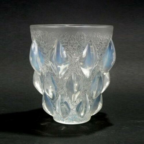 Rene Lalique Opalescent Glass 'Rampillion' Vase