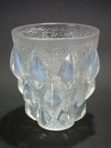 Rene Lalique Opalescent Glass 'Rampillion' Vase