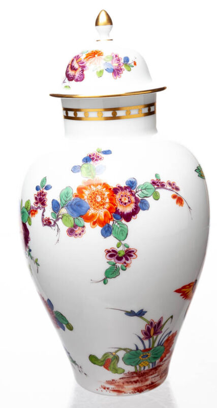 マイセン　シノワズリの花模様と鶴の壺型蓋付き花瓶