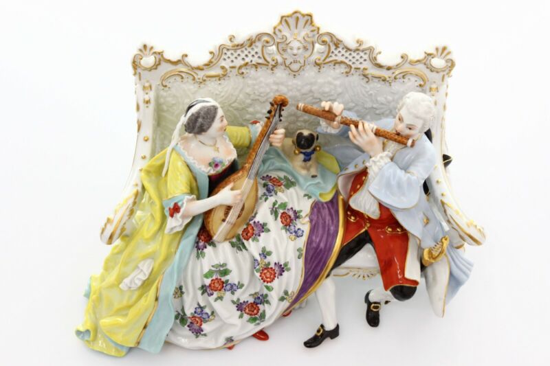 マイセン磁器人形（フィギュリン） ロイヤルティペア プレイング