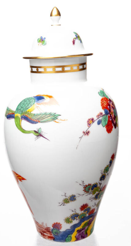 マイセン　シノワズリの花模様と鶴の壺型蓋付き花瓶