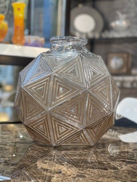 Nanking vase created by René Lalique-