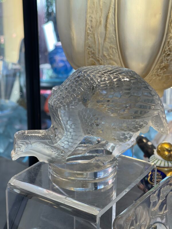 Kidney lalique mascot ""Pintade-