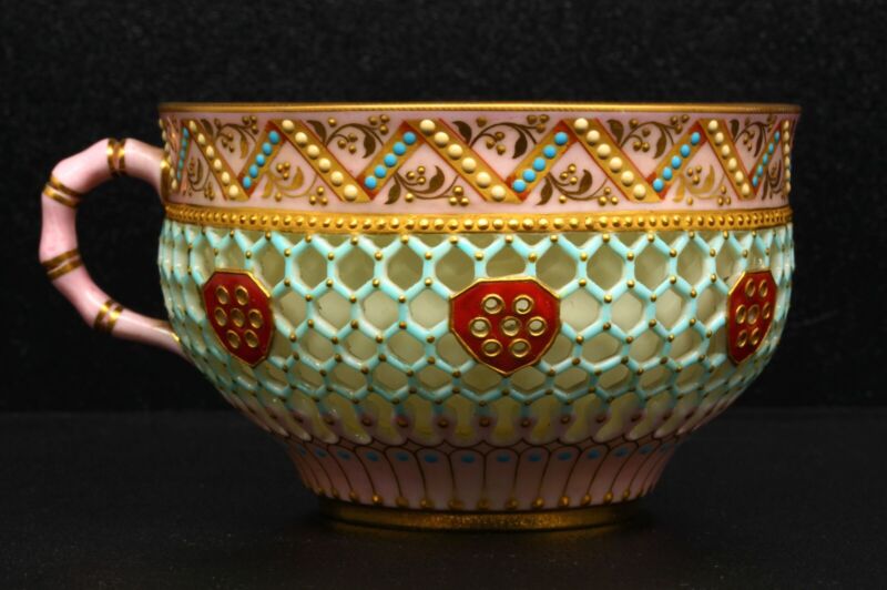 ロイヤルウースター　透かし技法（ピアス技法）のカップ&ソーサー『ジョージオーウェン作』