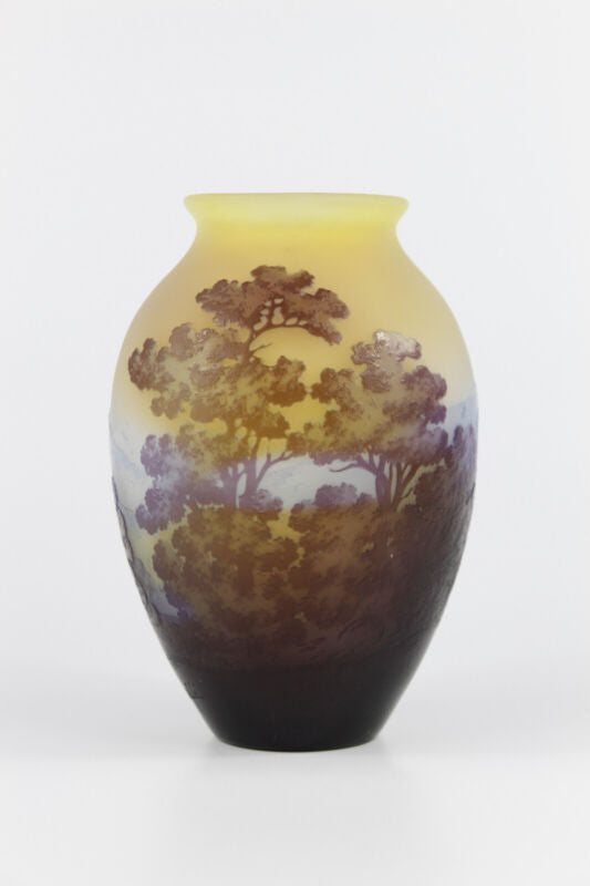 エミールガレ　ヴォージュ山脈の風景画の花瓶
