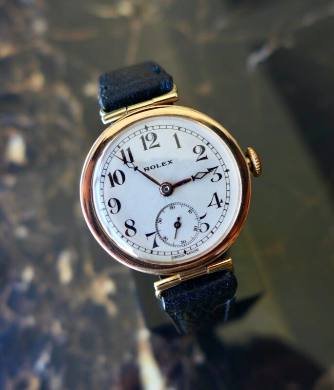A VINTAGE 1922 GENTS MID-SIZE MILITARY ROLEX TRENCH OFFICERS WATCH IN 9ct GOLD