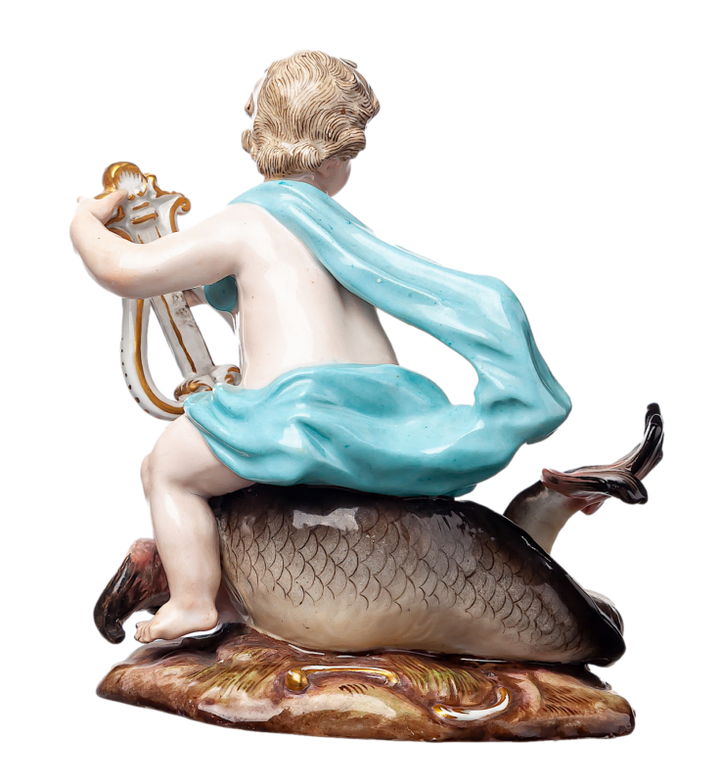 マイセン人形　「イルカに乗ったキューピッド」 J.J. ケンドラー　一級品 　1850-1924年　13.8cm