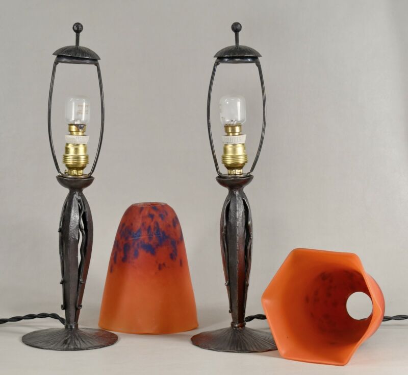 シュナイダー兄弟　ペアのフランス製アールデコランプ　1925年　1930年　錬鉄製