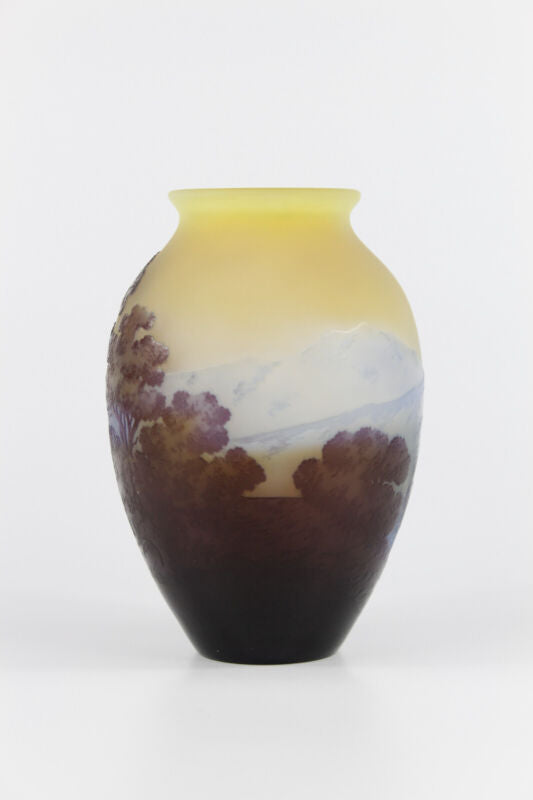 エミールガレ　ヴォージュ山脈の風景画の花瓶