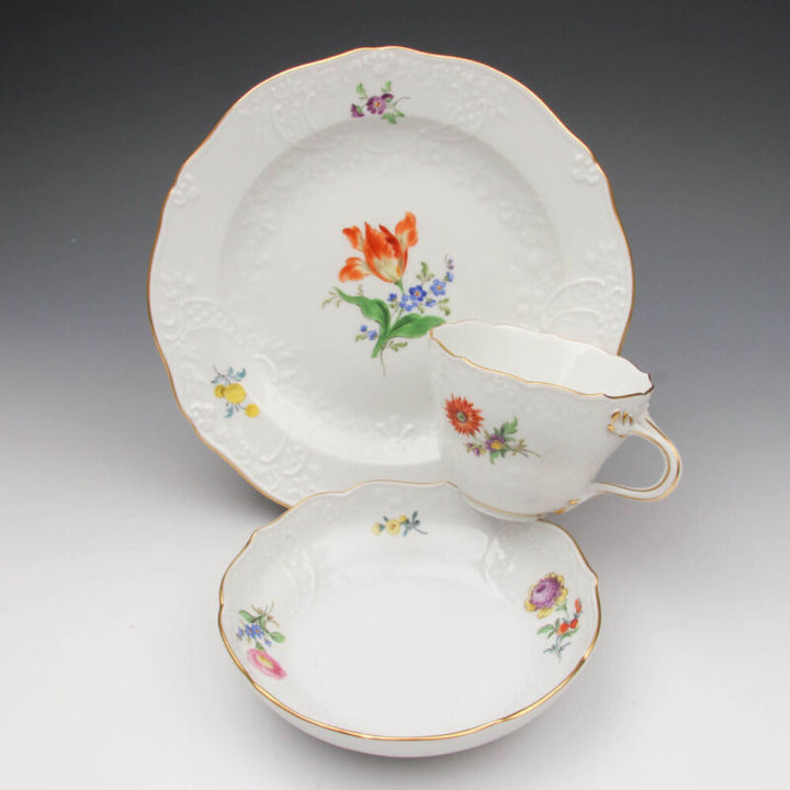 マイセン　ティーセット　2つ花とレリーフのカップ＆ソーサー＆プレート