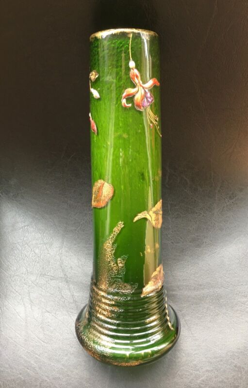 エミールガレの初期作品　エナメルガラスで作られたフクシアの花の大型花瓶