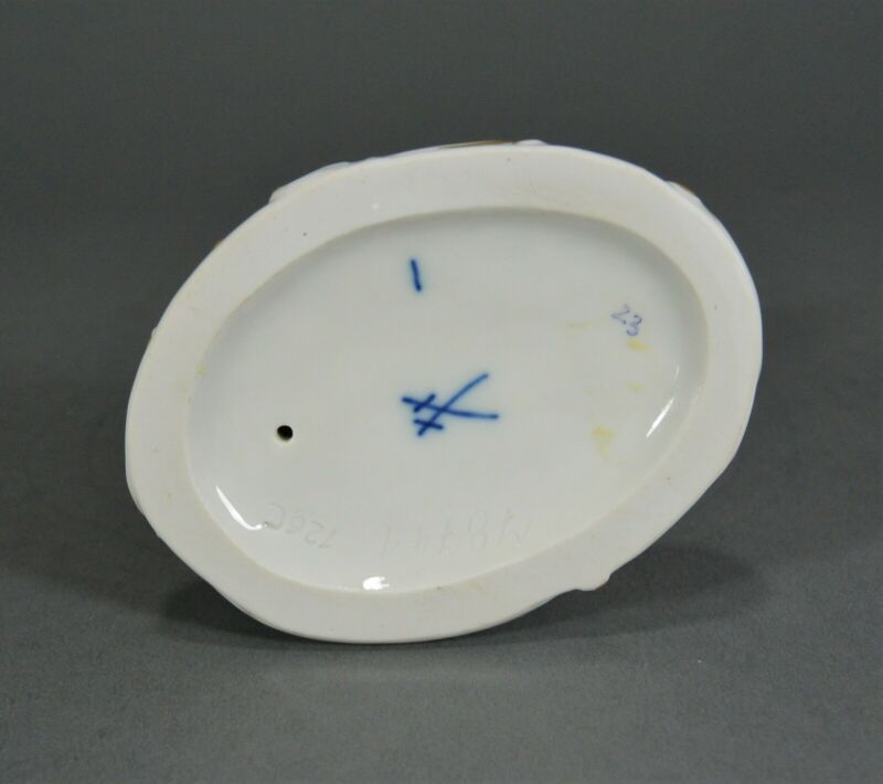 マイセン人形（フィギュリン）イングリッシュ・グレイハウンド犬