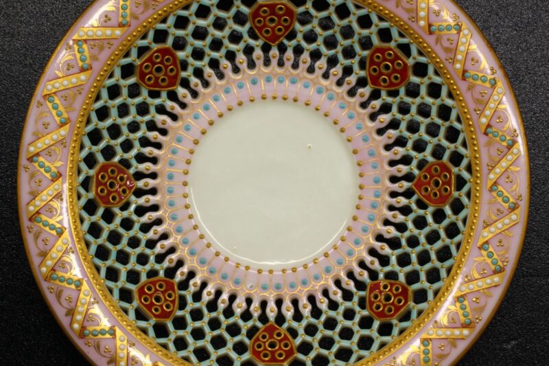 ロイヤルウースター　透かし技法（ピアス技法）のカップ&ソーサー『ジョージオーウェン作』