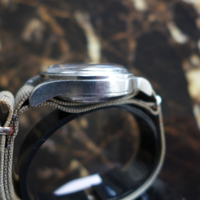 1948年製　IWC マーク11 （MARK 11） 6B/346 RAF ロイヤルエアフォース イギリス空軍ミリタリーウォッチの側面