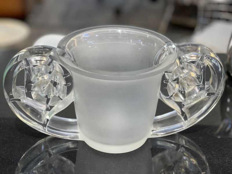 "René LALIQUE (1860-1945) ""stone fund"" vase"-