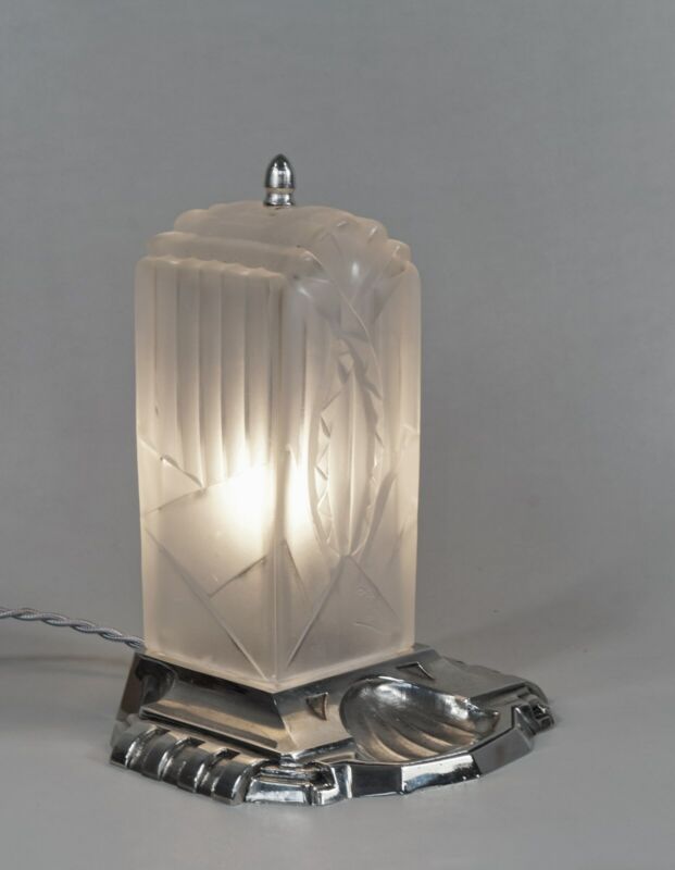 レオン・ヒューグ　フランス製アールデコランプ　1930年