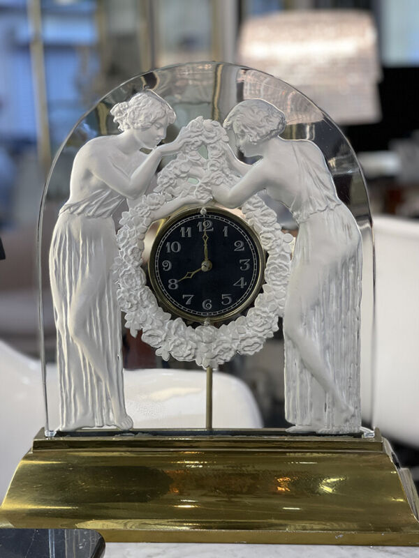 René LALIQUE ""The Two Figures"" Electric Pendulum - 1926-