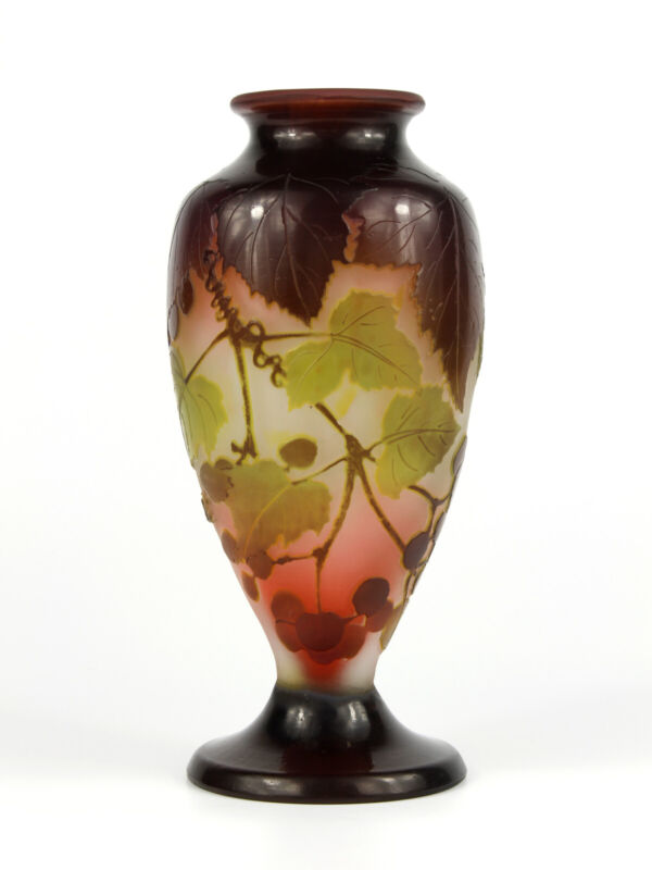 エミールガレ 野葡萄が描かれたくびれ型花瓶 – アンティークテーブルウェア