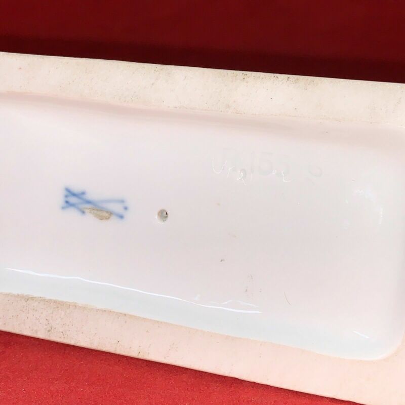 希少なマイセン磁器製動物フィギュリン ウサギと狩猟犬 HP C 1925年　ファイファー期