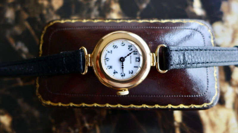 A BEAUTIFUL ANTIQUE ART DECO 1920s LADIES ROLEX IN SOLID 9CT GOLD ORIGINAL BOX