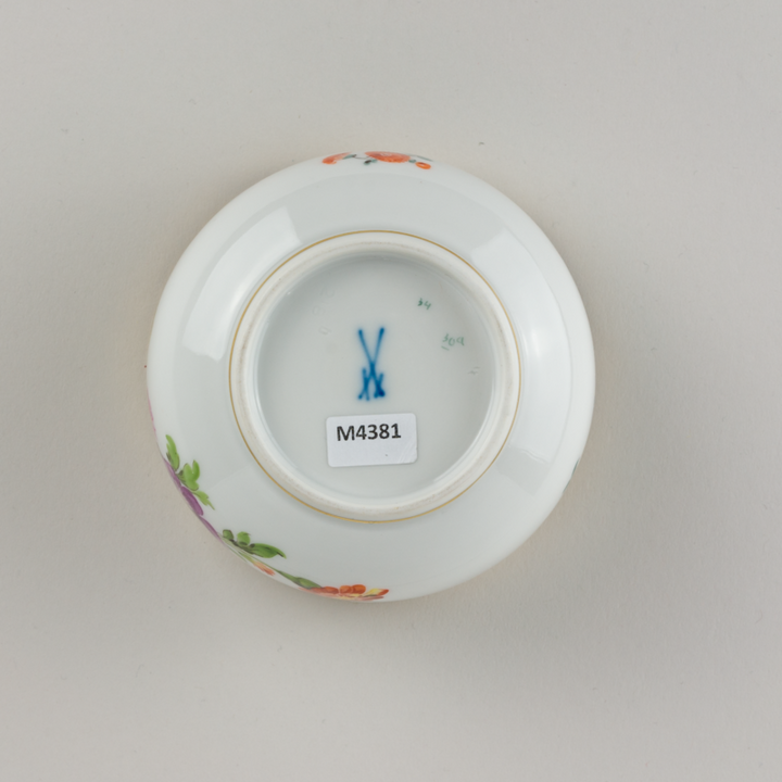 マイセン シュガーボウル カラフルフラワーブーケ Aカンテ 10cm 1級品