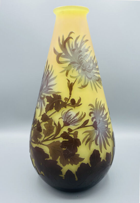 エミールガレ　菊の花の花瓶