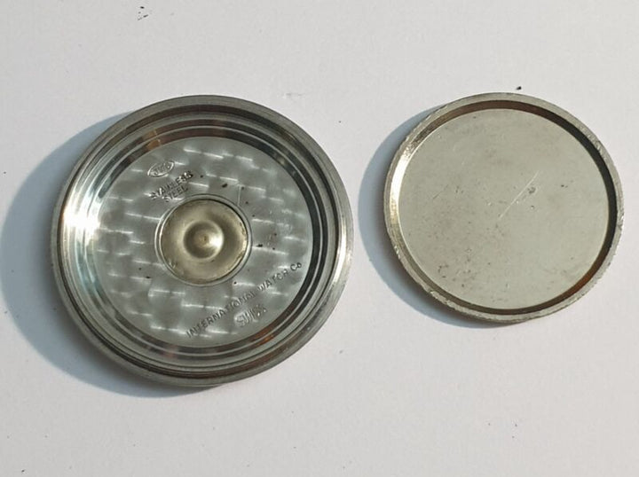 IWC マーク11 （MARK 11） 6B/346 RAF ロイヤルエアフォース イギリス空軍ミリタリーウォッチの裏蓋の内側