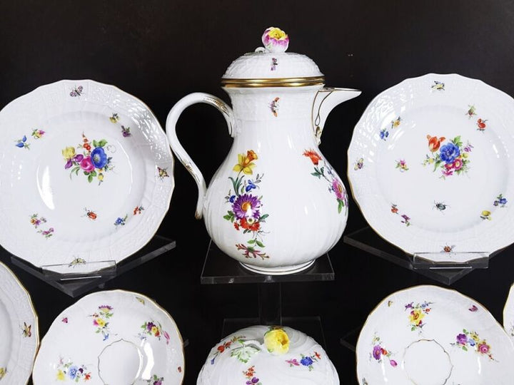 マイセン　ティーセット　スキャタードフラワーとレリーフのカップ＆ソーサー＆プレート