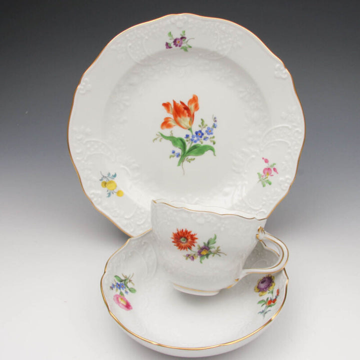 マイセン　ティーセット　2つ花とレリーフのカップ＆ソーサー＆プレート
