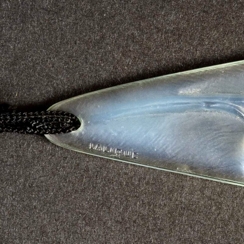 ルネラリック　ペンダント　すずらん　乳白色　ガラス製