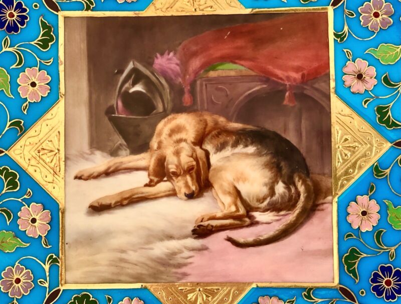 アンティーク ミントン　部屋で休む狩猟犬（クリストファードレッサー）