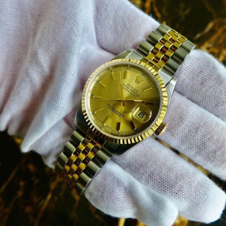 A STUNNING GENTS 1996 ROLEX OYSTER DATEJUST 36mm BOX CERT FULL SET S/GOLD 1999
