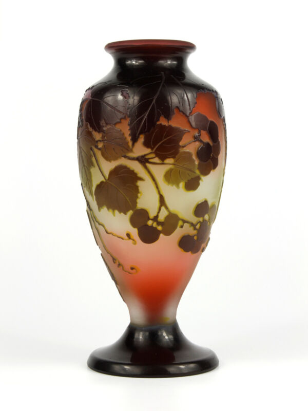 エミールガレ 野葡萄が描かれたくびれ型花瓶 – アンティークテーブル