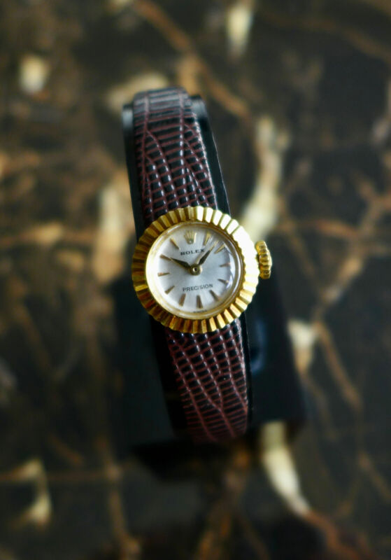 A BEAUTIFUL VINTAGE CIRCA 1960s PETITE LADIES ROLEX