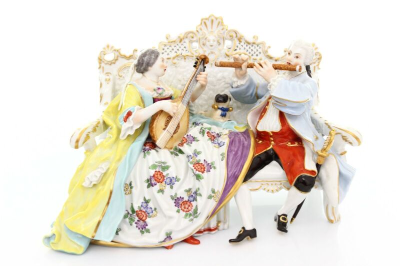 マイセン磁器人形（フィギュリン） ロイヤルティペア プレイング