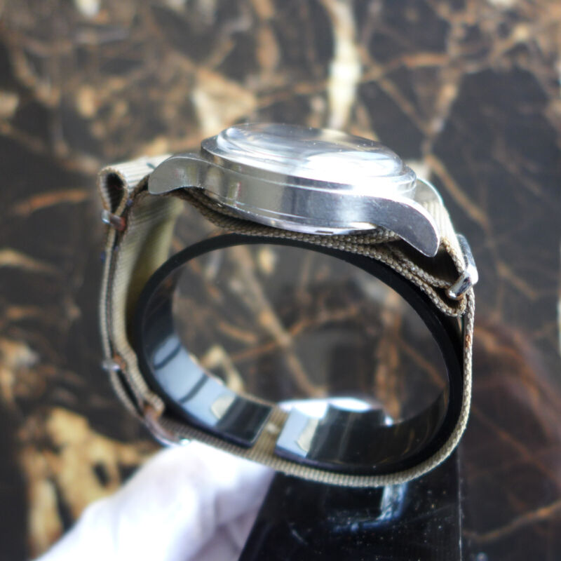 1948年製　IWC マーク11 （MARK 11） 6B/346 RAF ロイヤルエアフォース イギリス空軍ミリタリーウォッチの側面