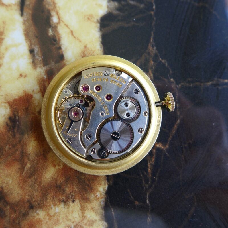 A BEAUTIFUL VINTAGE 1950s GENTS ROLEX PRECISION WITH FANCY LUGS IN 18K GOLD