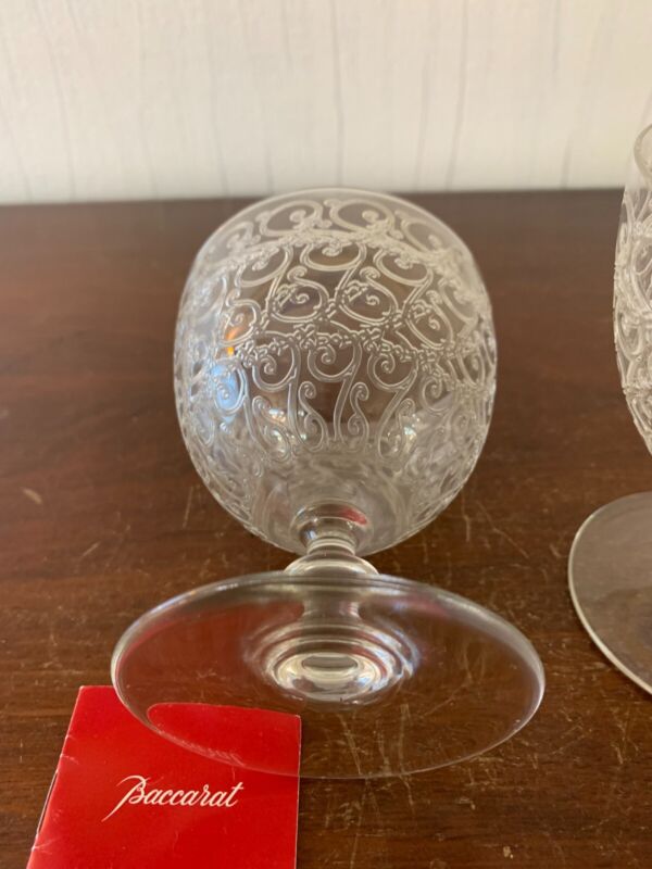 28 glasses for water model raw in glass baccarat (price for La piece)