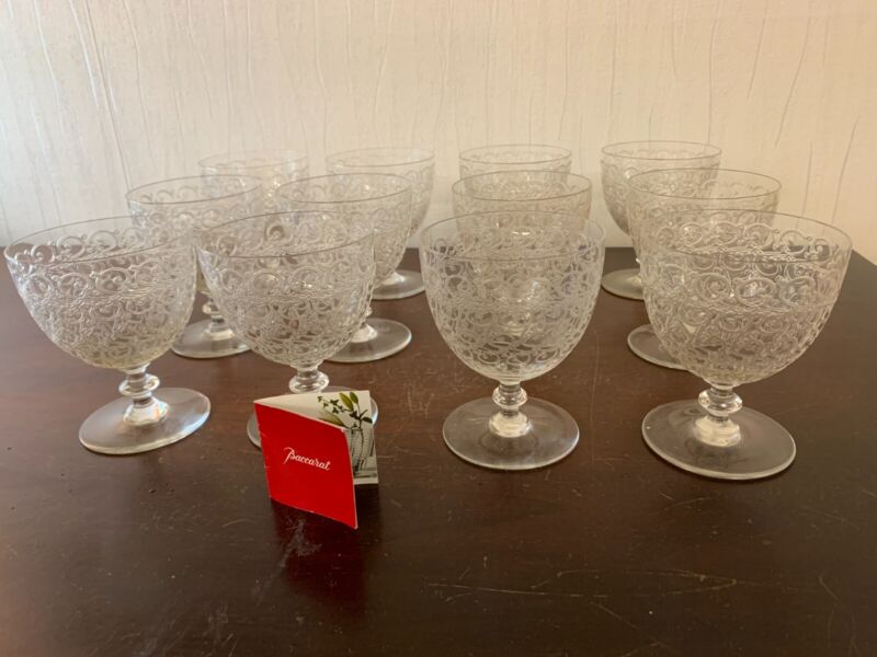 28 glasses for water model raw in glass baccarat (price for La piece)