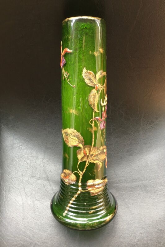 エミールガレの初期作品　エナメルガラスで作られたフクシアの花の大型花瓶