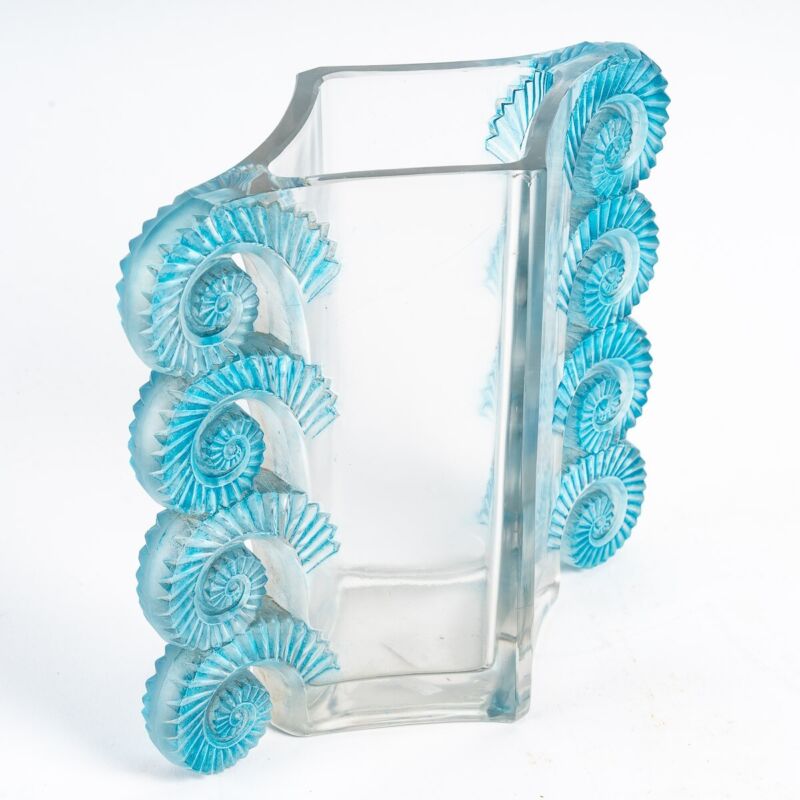 René Lalique: 1929 ""Amiens"" Vase-