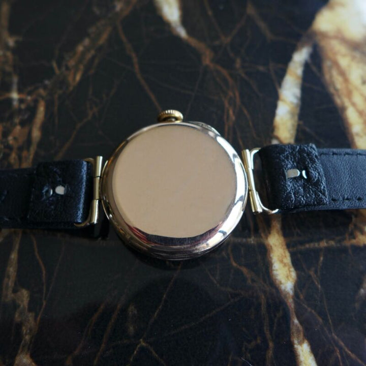 A VINTAGE 1922 GENTS MID-SIZE MILITARY ROLEX TRENCH OFFICERS WATCH IN 9ct GOLD