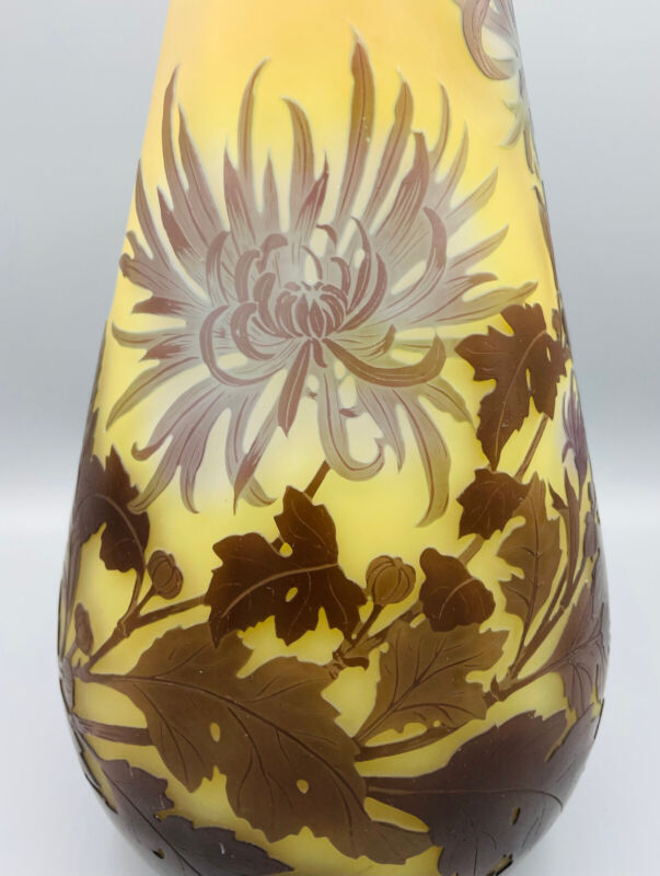 エミールガレ　菊の花の花瓶